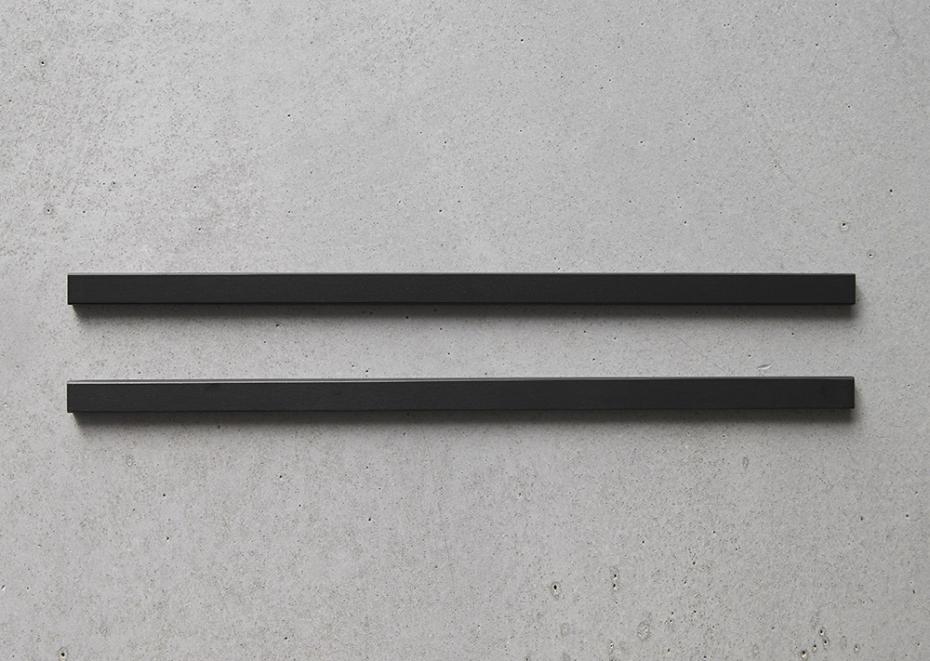 Julisteripustin Chicura Musta Saarni - 60 cm