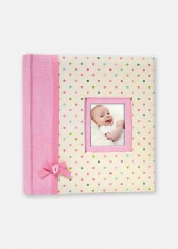 Vaaleanpunainen vauva-albumi omalla kuvalla kannessa - Tydellinen kastelahja