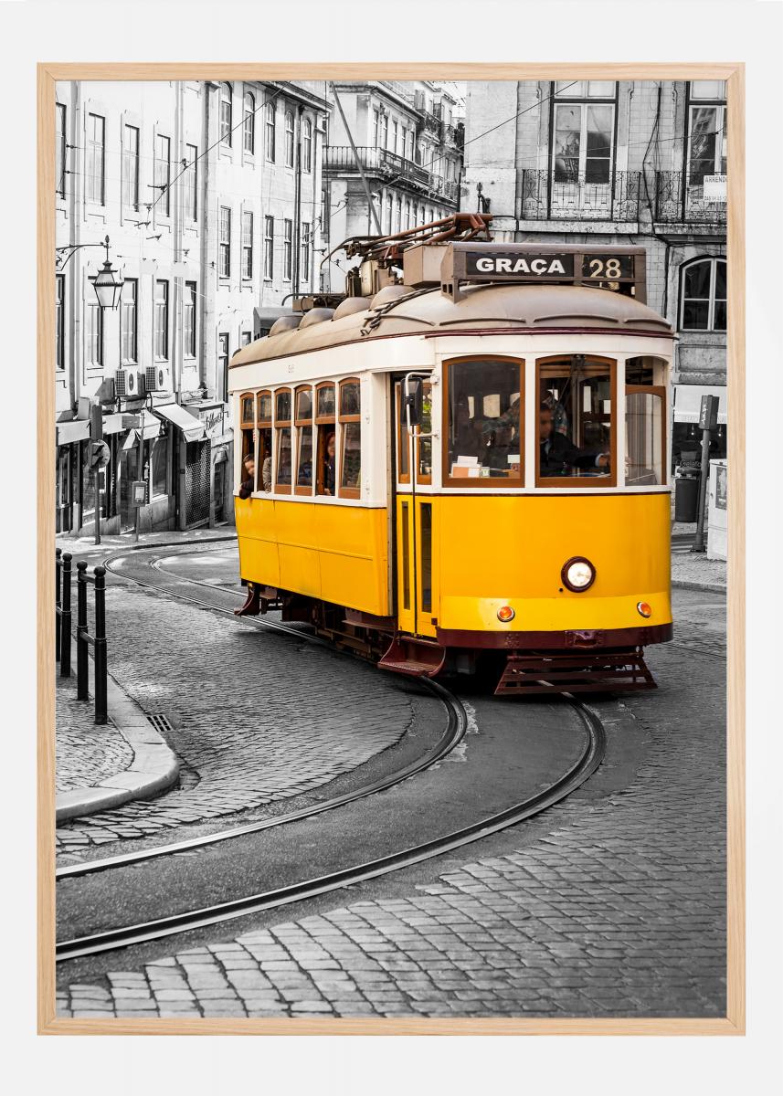 Yellow Tram in The City Juliste