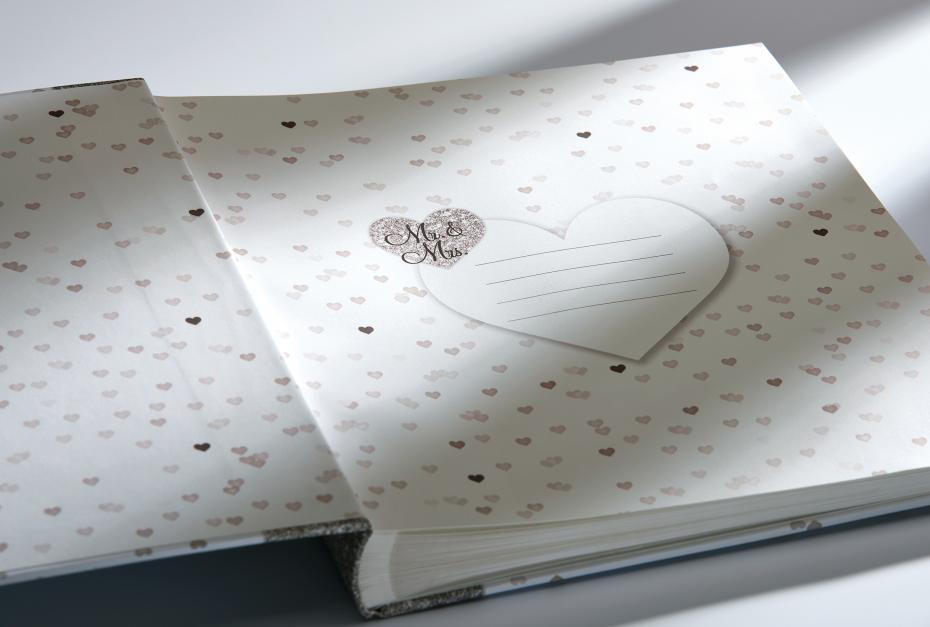 Our Love Story - 28x30,5 cm (50 Valkoista sivua / 25 lehte)