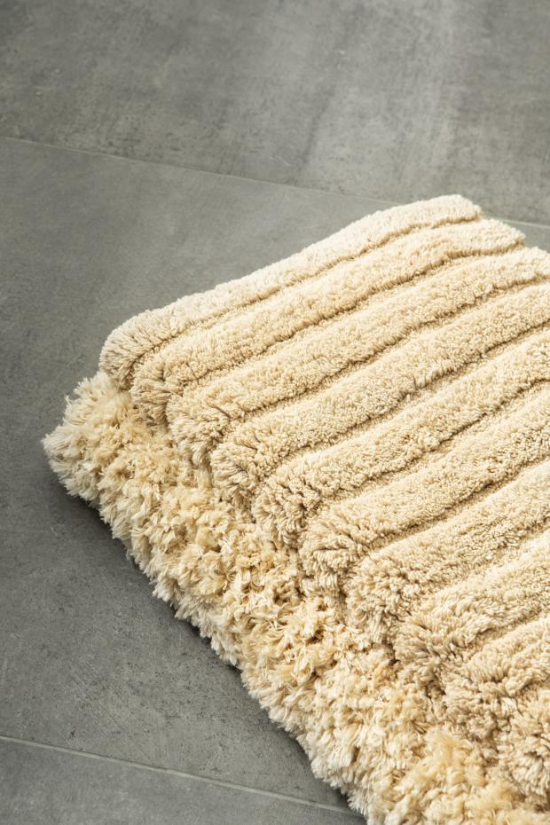 Kylpyhuoneen matto Stripe - Kameli 60x100 cm