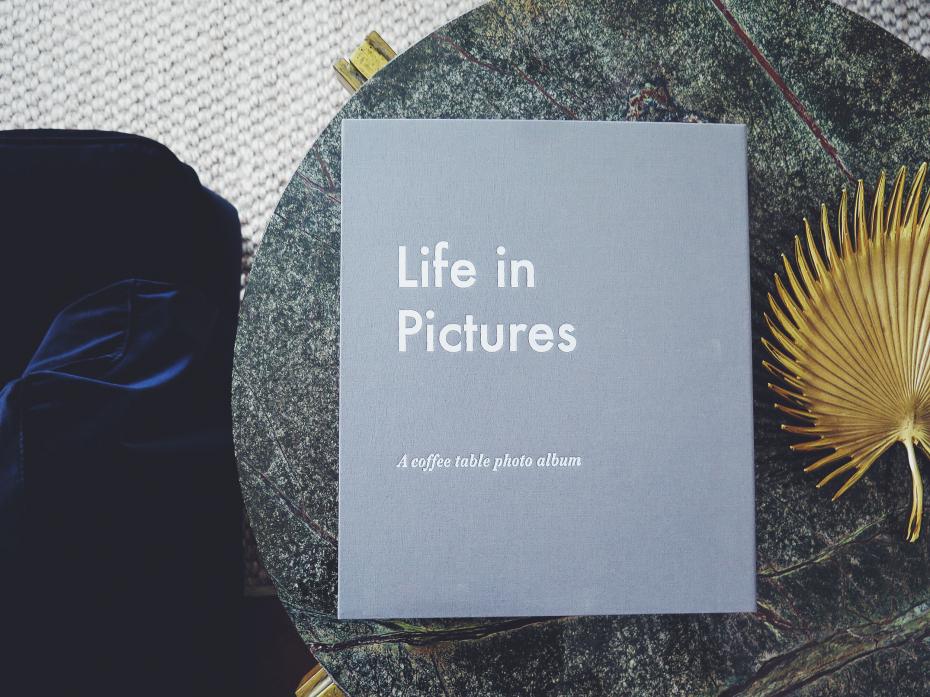 Life in Pictures Grey - A Coffee Table Album (60 Mustaa sivua / 30 lehte)
