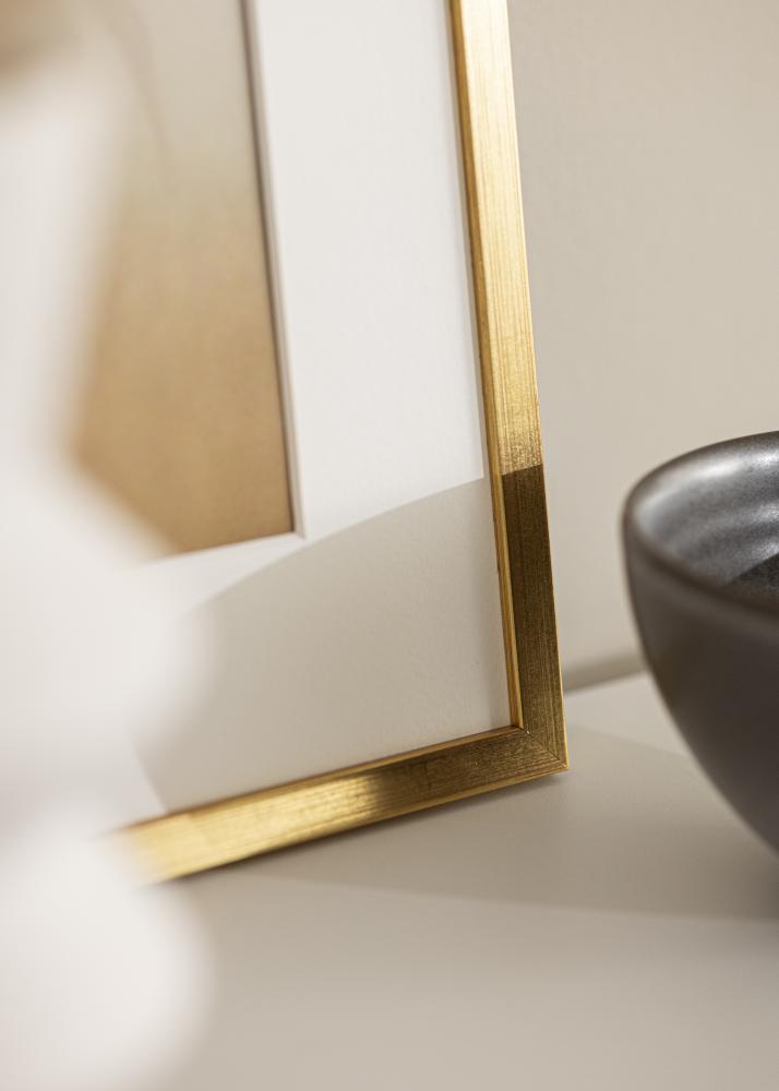 Kehys Edsbyn Kulta 40x45 cm - Passepartout Valkoista 28x34 cm