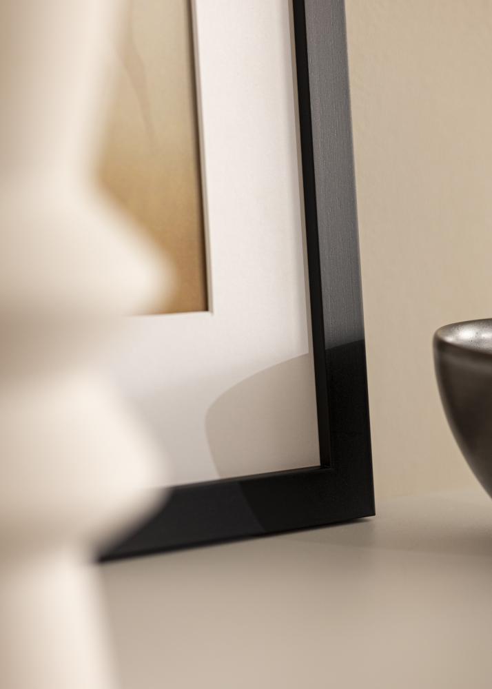 Kehys musta puu 68x98 cm - Passepartout Valkoista 56x76 cm