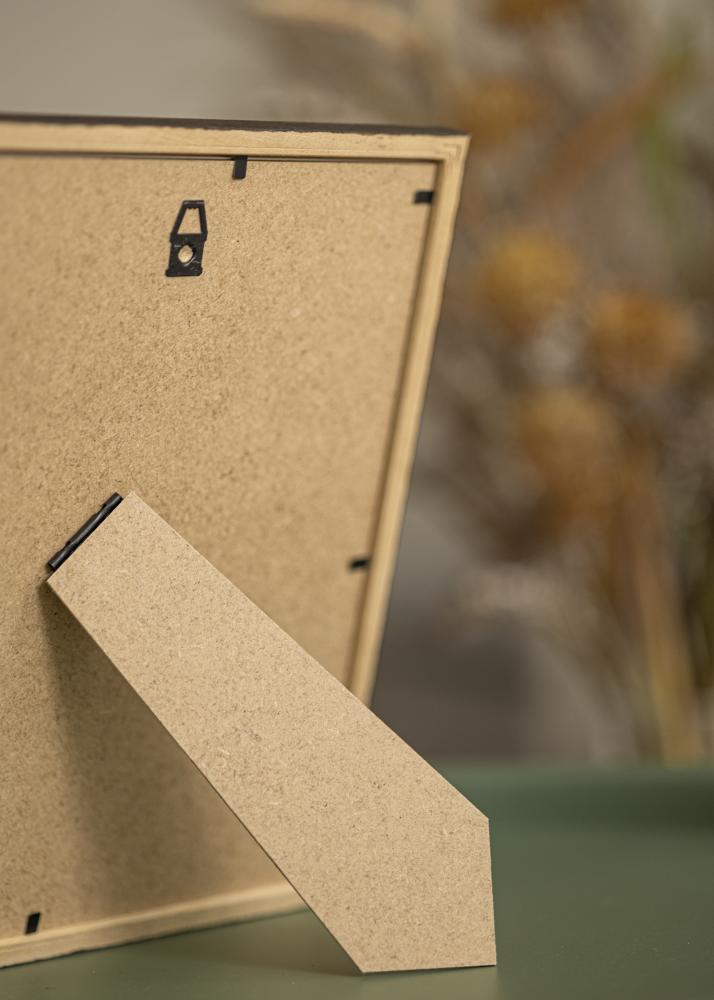 Kehys Edsbyn Saksanpähkinä 21x27 cm - Passepartout Valkoista 11x17 cm