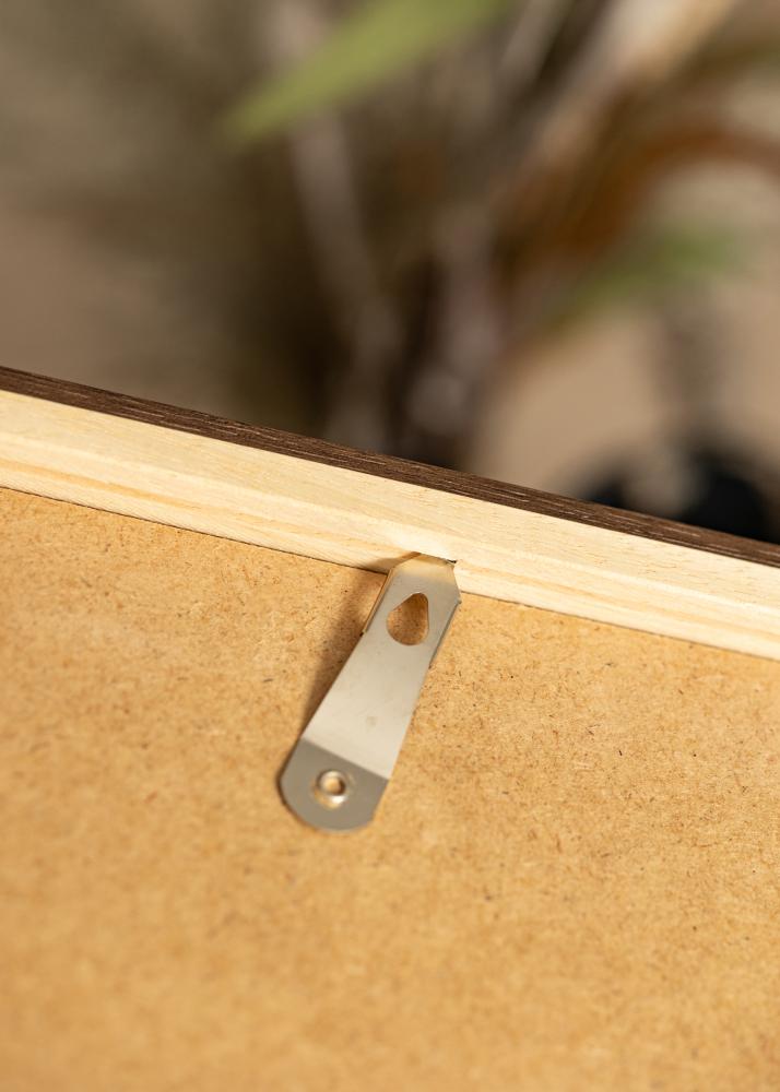 Kehys Hermes Saksanpähkinä 70x90 cm - Passepartout Valkoista 55x70 cm