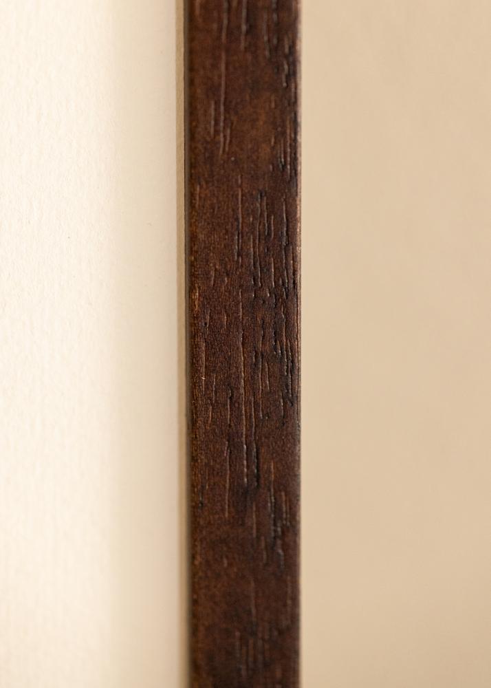 Kehys Edsbyn Saksanpähkinä 24x32 cm - Passepartout Valkoista 14x21 cm