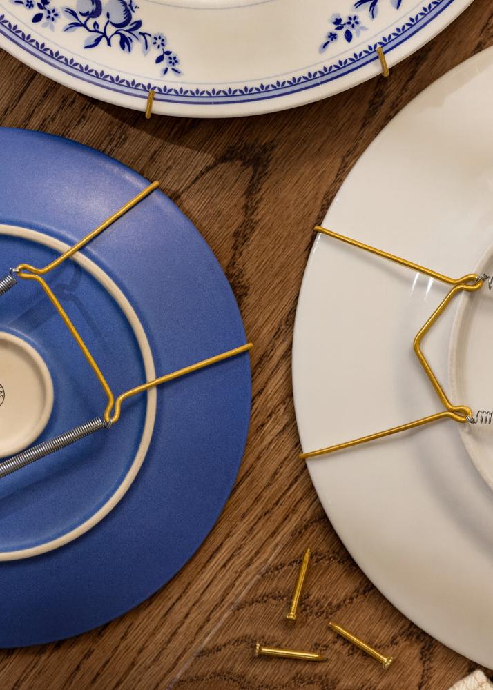 Lautasteline messinkiä 9–13 cm