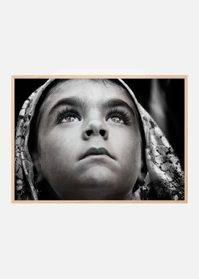 Girl with Sardinian traditional veil Juliste