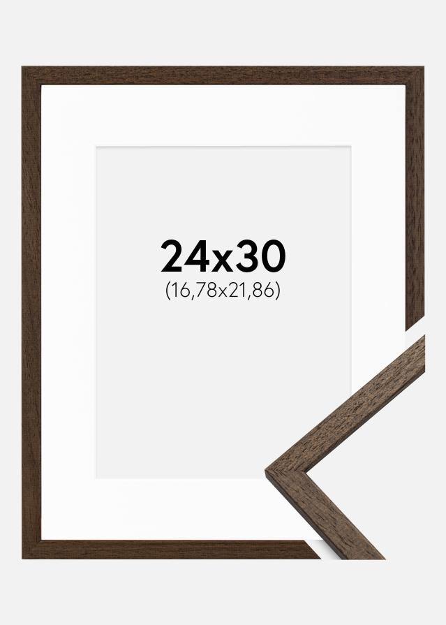 Kehys Edsbyn Saksanpähkinä 24x30 cm - Passepartout Valkoinen 7x9 tuumaa