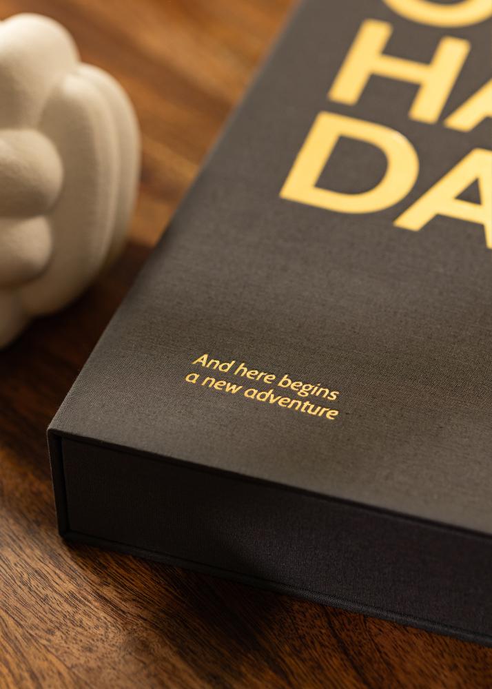 KAILA OH HAPPY DAY Black - Coffee Table Photo Album (60 Mustaa sivua)