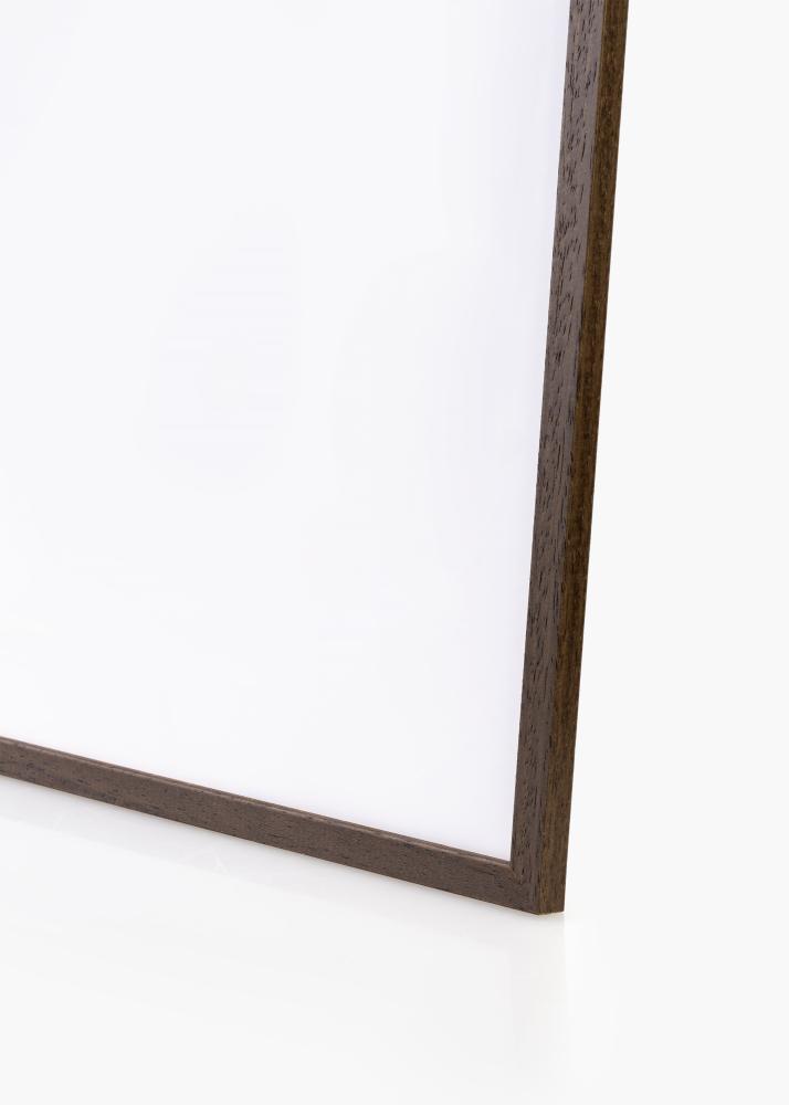 Edsbyn Kollaasikehys I Saksanpähkinä - 3 Kuvalle (10x15 cm)