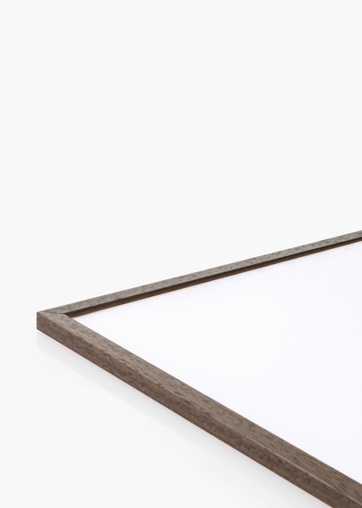 Edsbyn Kollaasikehys I Saksanpähkinä - 3 Kuvalle (10x15 cm)