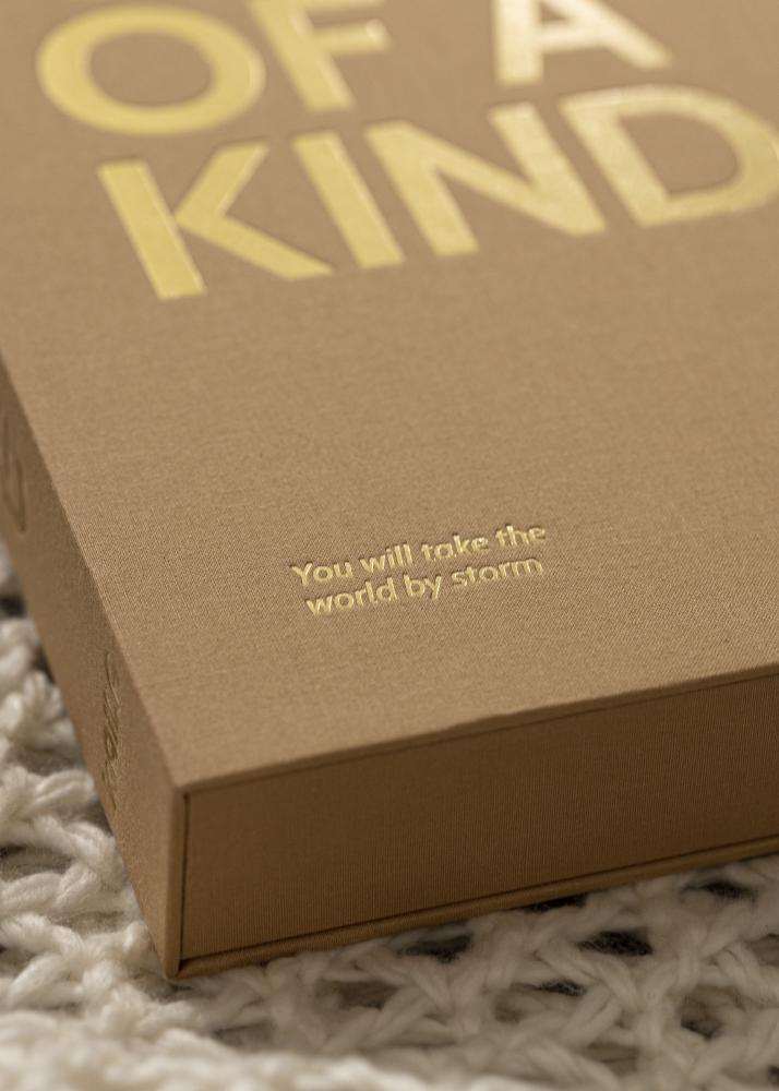 KAILA ONE OF A KIND Manilla - Coffee Table Photo Album (60 Mustaa sivua)