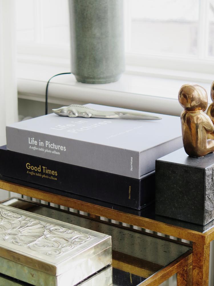 Life in Pictures Grey - A Coffee Table Album (60 Mustaa sivua / 30 lehteä)