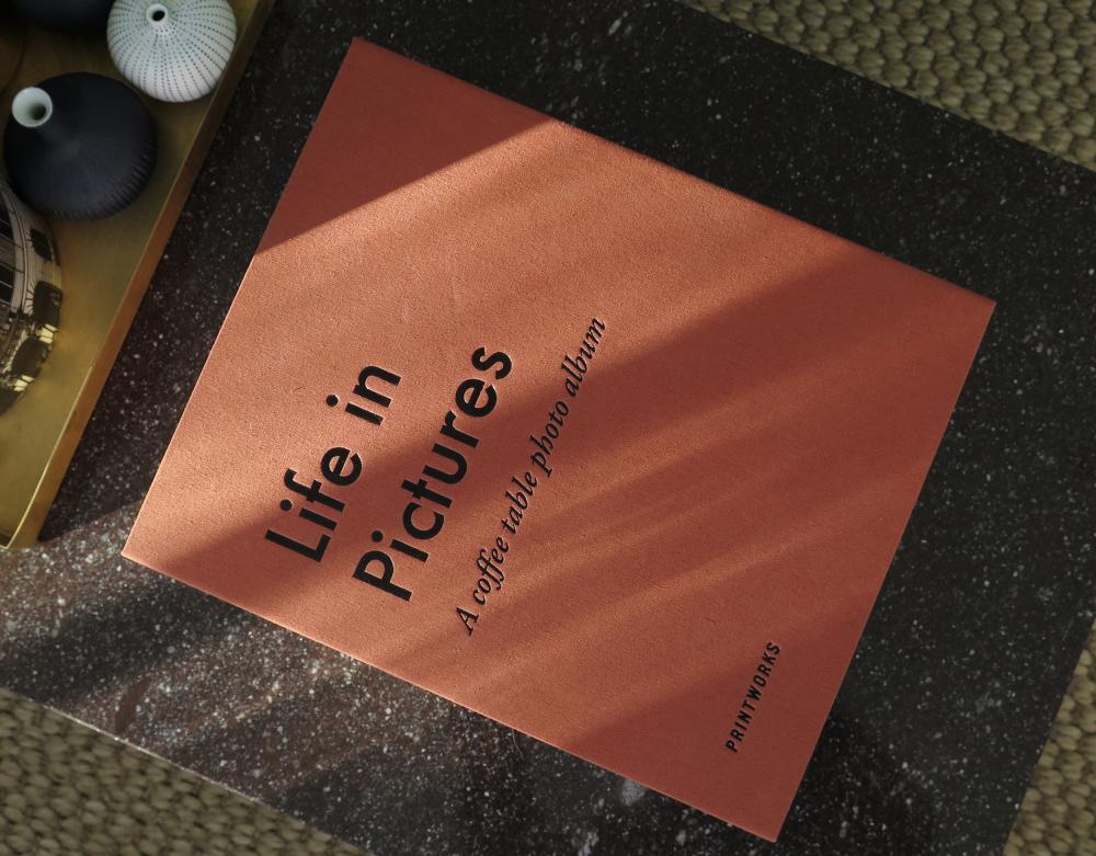 Life In Pictures Orange - A Coffee Table Album (60 Mustaa sivua / 30 lehteä)