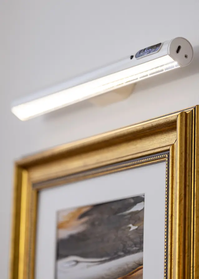 KAILA Illuminate Paristokäyttöinen Tauluvalaisin 35 cm - Valkoinen