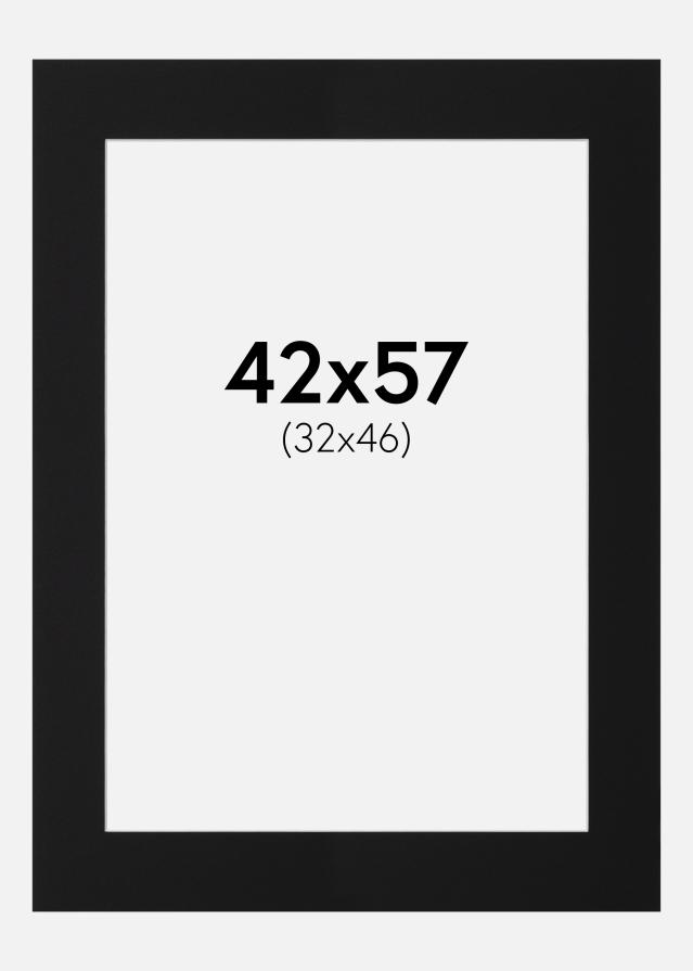 Paspatuuri Musta Standard (Valkoinen keskus) 42x57 cm (32x46)
