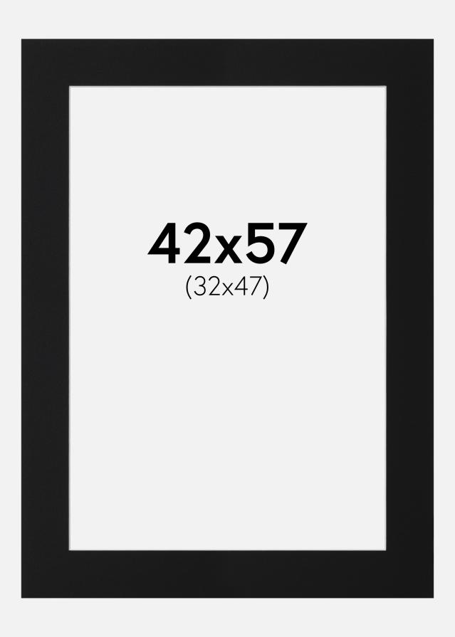 Paspatuuri Musta Standard (Valkoinen keskus) 42x57 cm (32x47)