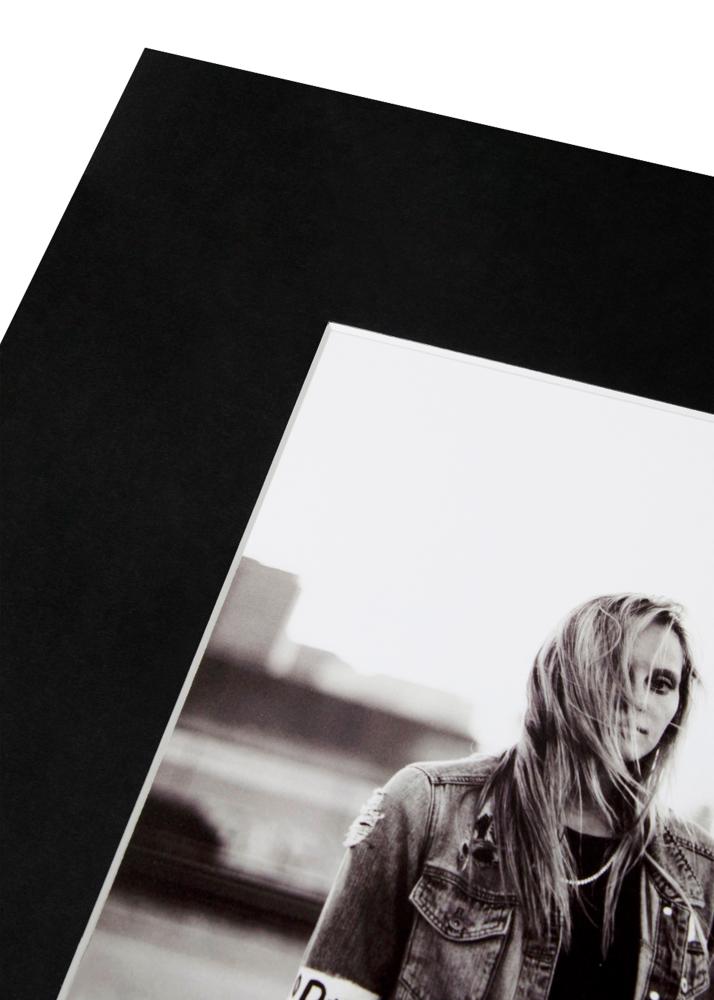 Paspatuuri XL Musta (Valkoinen keskus) 50x50 cm (29x29)