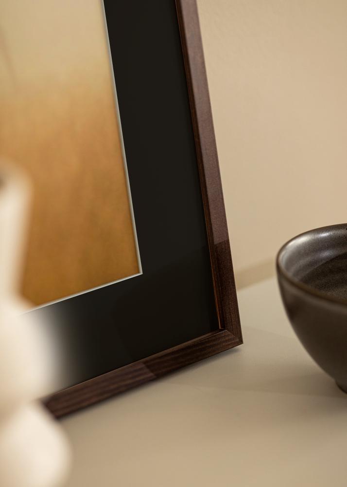 Kehys E-Line Saksanpähkinä 30x40 cm - Paspatuuri Musta 21x29,7 cm (A4)