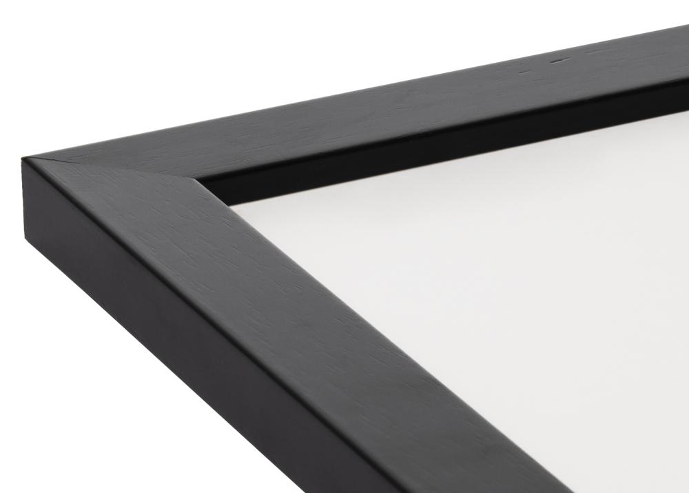 Black Wood - Kollaasi 16 kuvalle