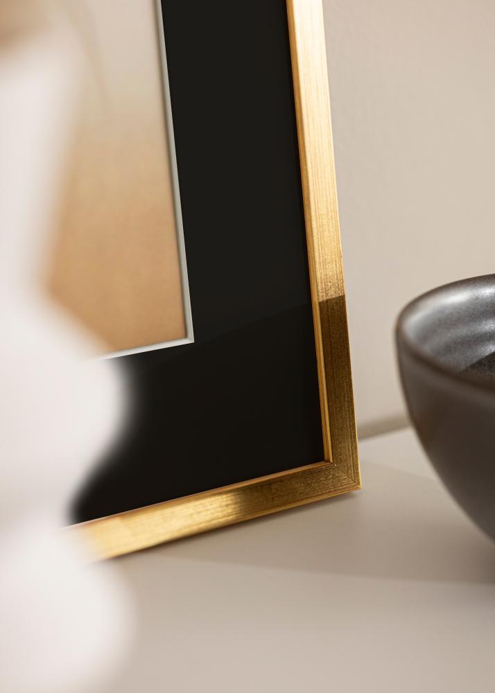 Kehys Edsbyn Kulta 30x40 cm - Paspatuuri Musta 8x12 tuumaa