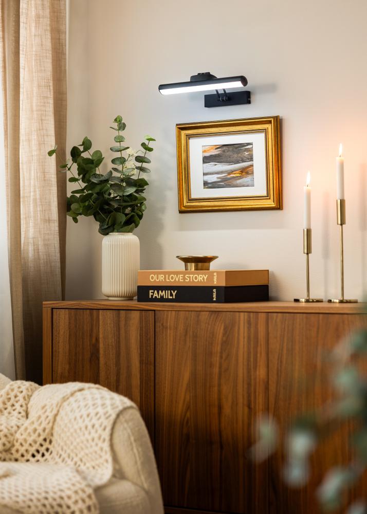 KAILA Gleam Paristokäyttöinen Tauluvalaisin 32 cm - Musta