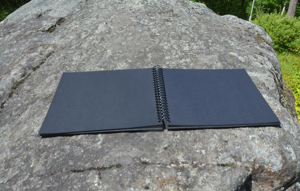 Fun Kierrealbumi Musta- 30x30 cm (50 Mustaa sivua / 25 lehteä)